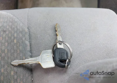 2004 Buick Century из США, поврежденный, VIN 2G4WS52J741209569